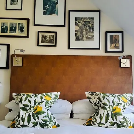 Bed & Breakfast Hillside 4*