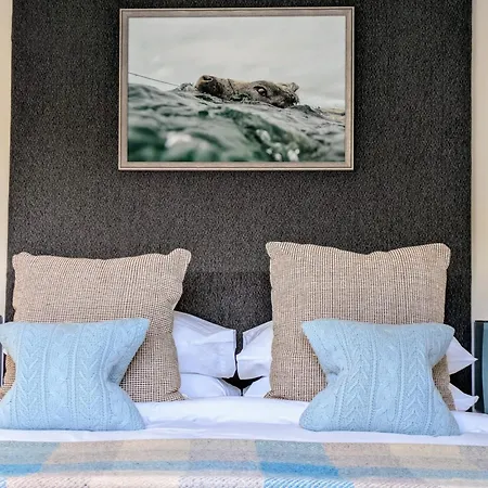Hillside 4*