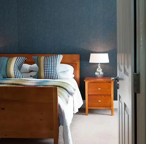 Hillside 4*