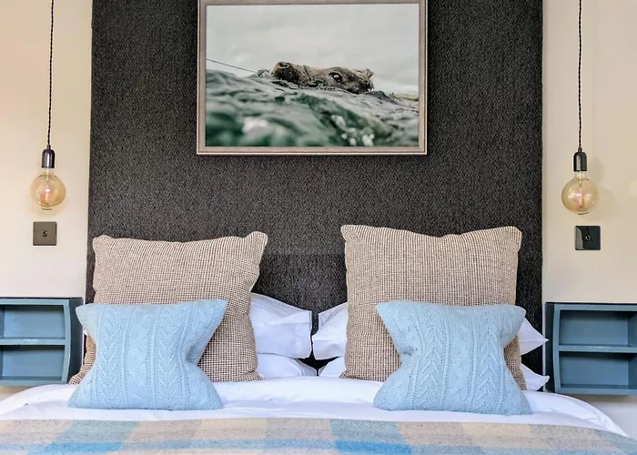 Hillside 4*